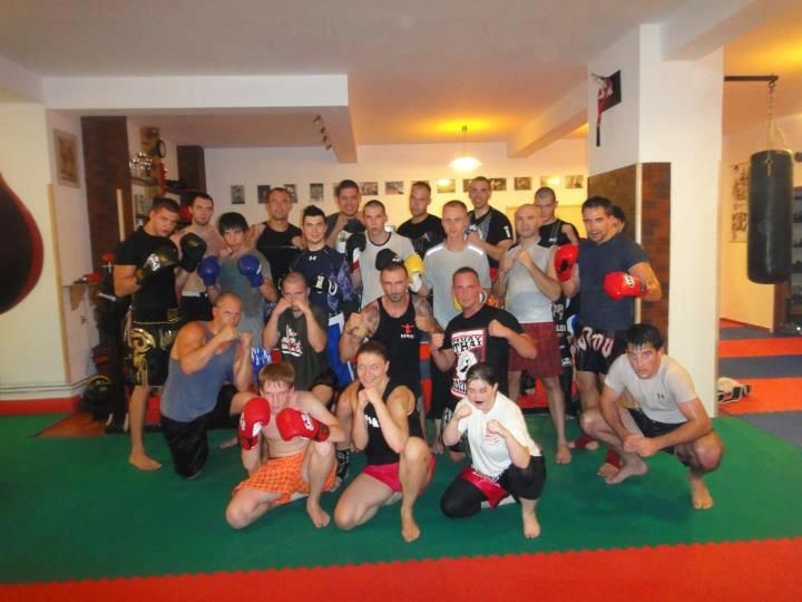 429818_273878536061819_185936584_n