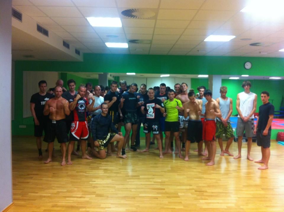 541169_277133569069649_1310192745_n